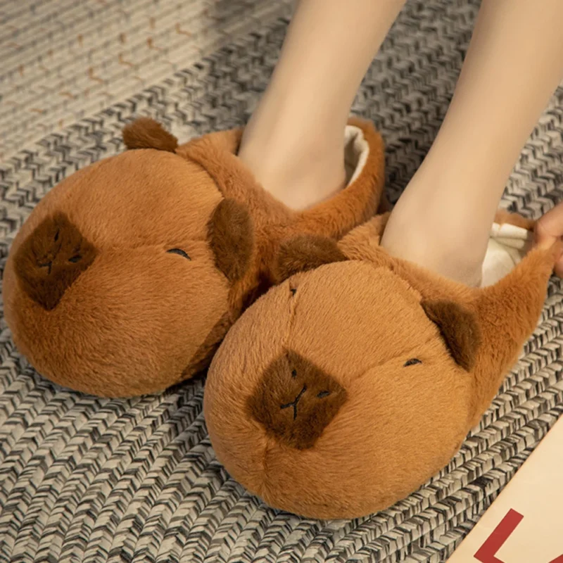 Pantoufles en peluche Capybara